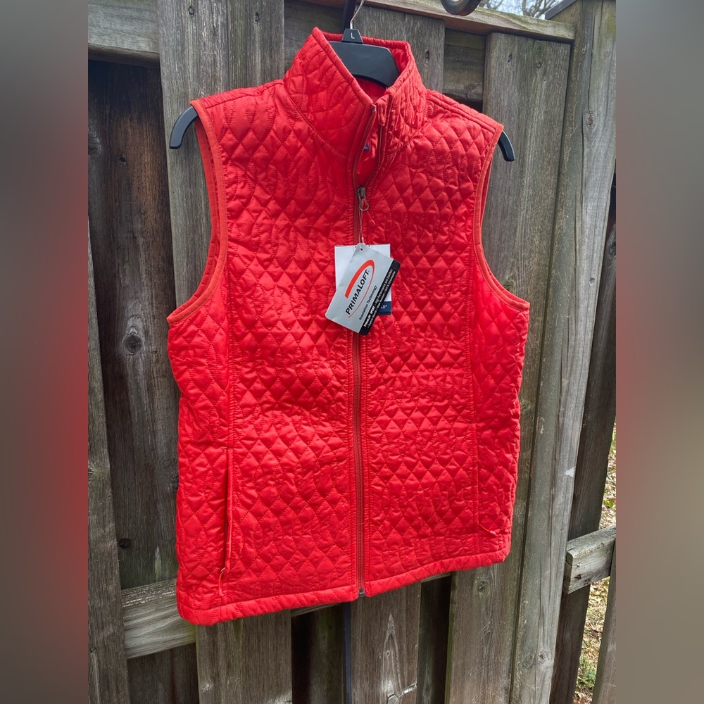 NWT Lands End woman’s vest. Size medium. Color red.